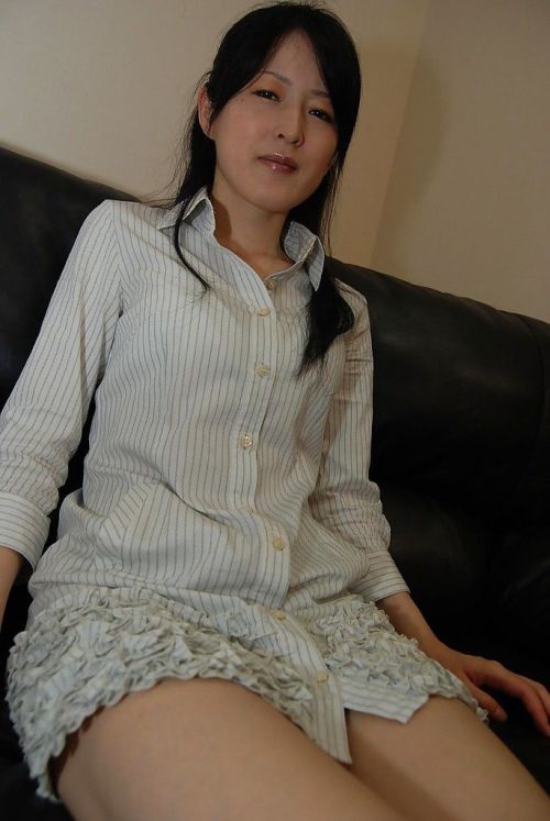 الآسيوية سيدة ساتومي Fujiki يحصل عارية و يتمتع كس اللعب العمل